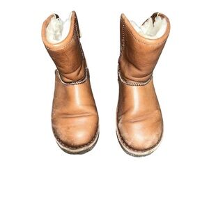 EMU Australia Kaniva Chocolate W10623
Size 5